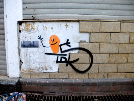 Street-Art: Human Bein'mit TDK-Protese