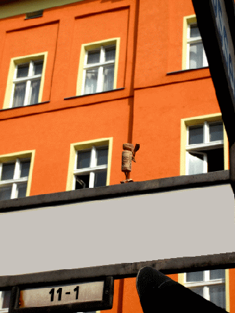 Street-Yogi: Garudasana