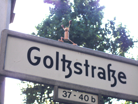 Street-Yogi: Virabhadrasana I