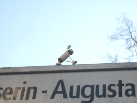 Street-Yogi: Parighasana