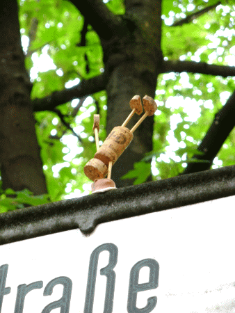 Street-Yogi: Eka Hasta Urdhva Vrksasana