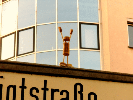 Street-Yogi: Hastasana