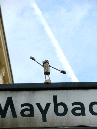 Street-Yoga: Huch, er hat sich bewegt 2