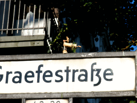 Street-Yogi: Virabhadrasana III (Vorübung)