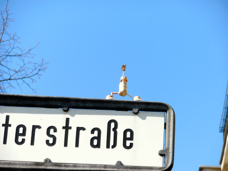 Street-Yogi: Virabhadrasana I