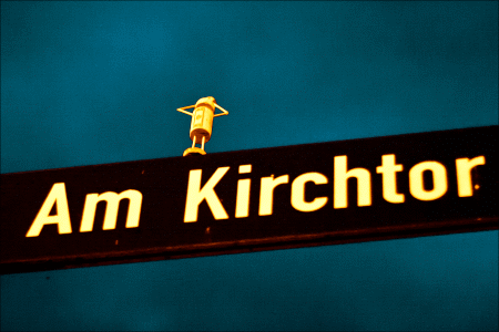 Kleine Menschen in der Nacht