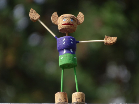 Lilagrün mit langen Ohren