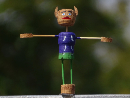 Lilagrün mit langen Ohren