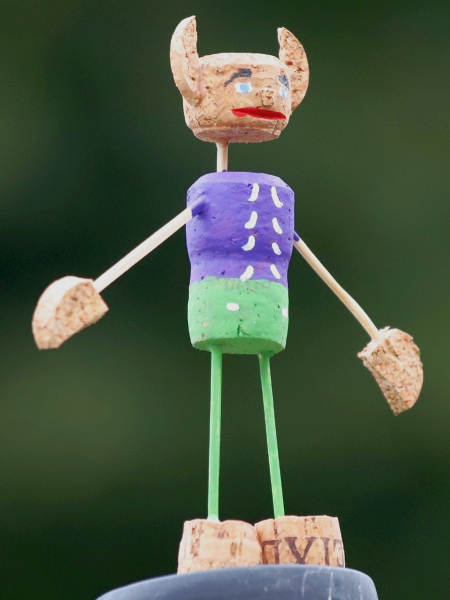 Lilagrün mit langen Ohren