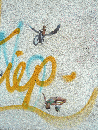 Biking Man and Jumping Woman (Kontext)